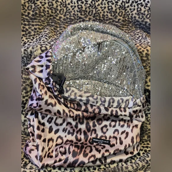 NWOT GENERATION LOVE Eden Sequin Backpack in Silver - Picture 5 of 5